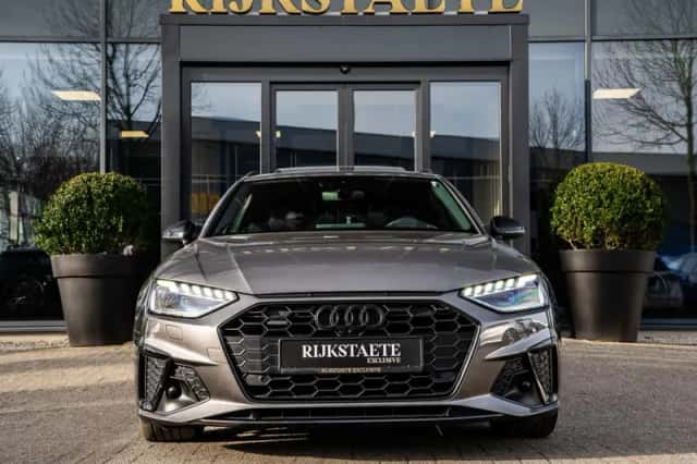 Audi A4 (2019) thumbnail 3
