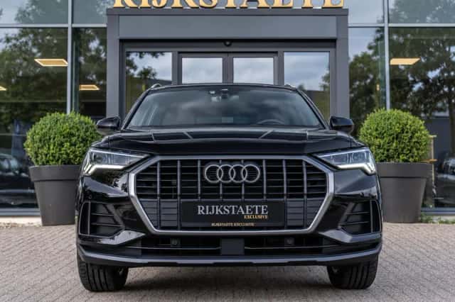 Audi Q3 (2021) thumbnail 3