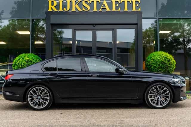 BMW 7-Serie (2021) thumbnail 6
