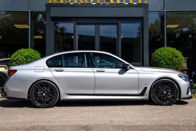 BMW 7-Serie (2016) thumbnail 6
