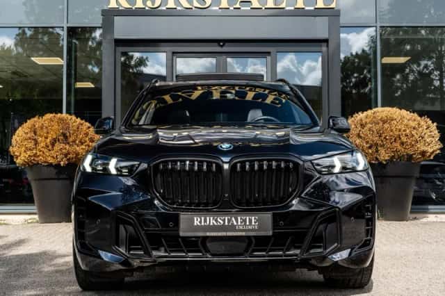 BMW X5 (2024) thumbnail 2