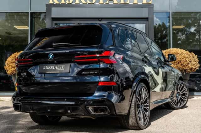 BMW X5 (2024) thumbnail 5