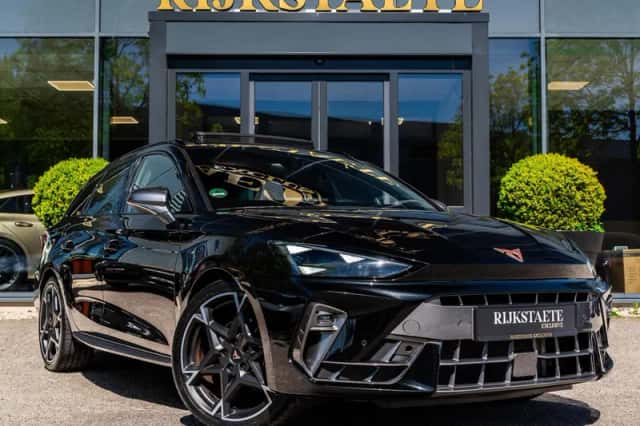 CUPRA Leon (2024) thumbnail 5