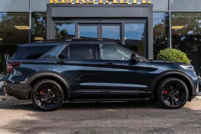 Ford Explorer (2023) thumbnail 6