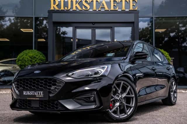 Ford Focus (2021) thumbnail 1