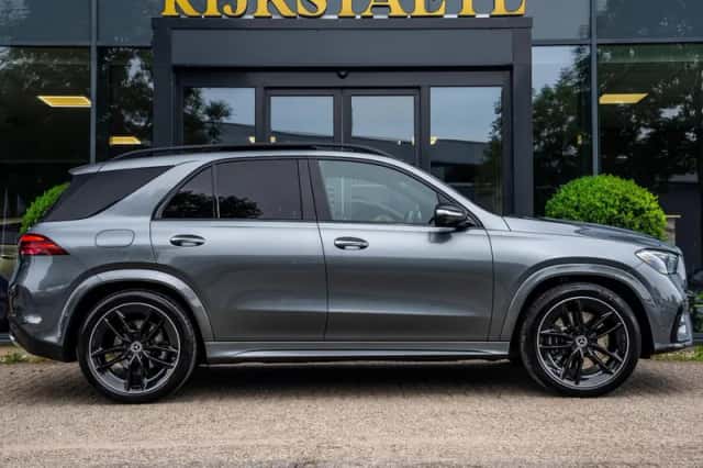 Mercedes-Benz GLE (2025) thumbnail 6
