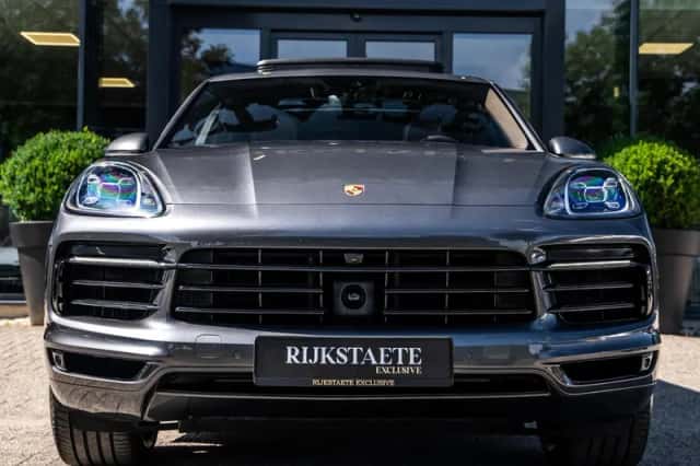 Porsche Cayenne (2019) thumbnail 3