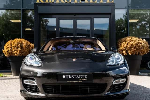 Porsche Panamera (2009) thumbnail 3