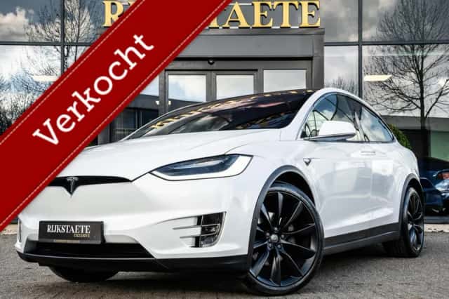 Tesla Model X (2017) thumbnail 1