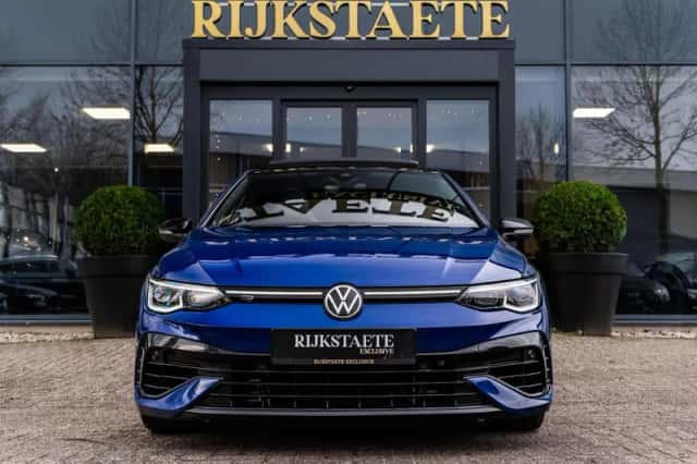 Volkswagen Golf (2021) thumbnail 2