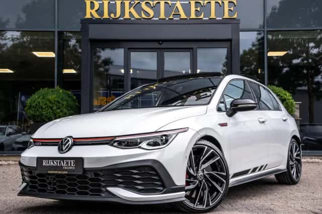 Volkswagen Golf (2021) thumbnail 1