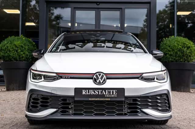 Volkswagen Golf (2021) thumbnail 3