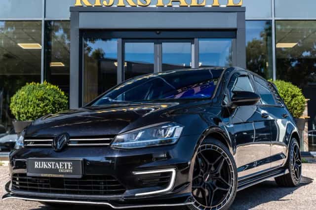 Volkswagen Golf (2016) thumbnail 1