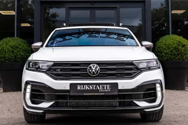 Volkswagen T-Roc (2021) thumbnail 3