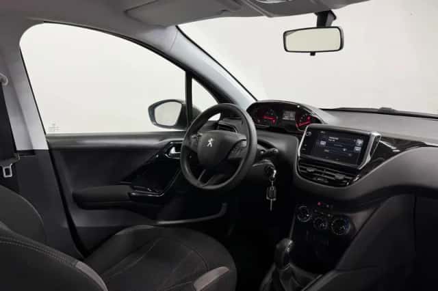 Peugeot 208 (2014) thumbnail 3