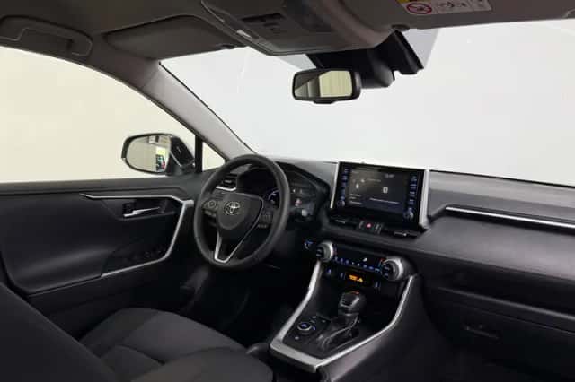 Toyota RAV4 (2020) thumbnail 3