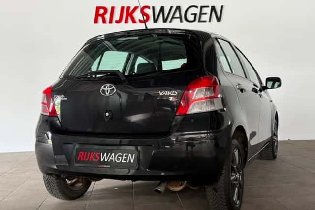 Toyota Yaris (2010) thumbnail 5