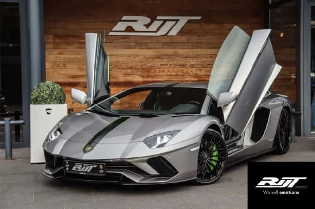 Lamborghini Aventador (2018) thumbnail 1