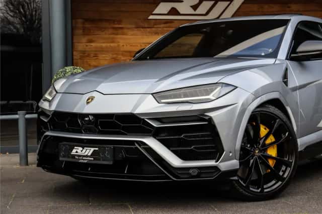 Lamborghini Urus (2022) thumbnail 3