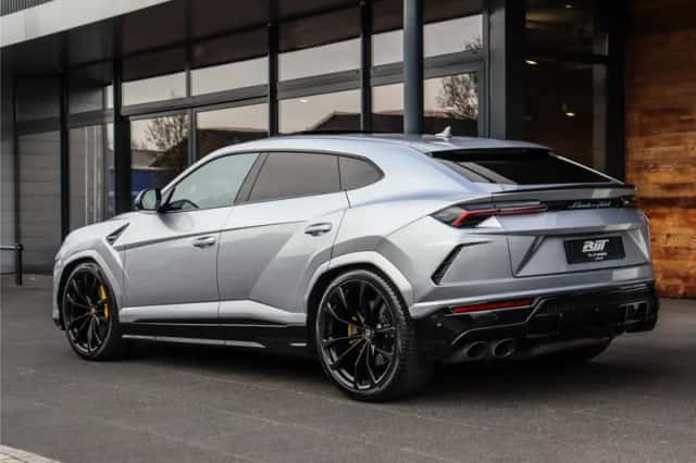 Lamborghini Urus (2022) thumbnail 6