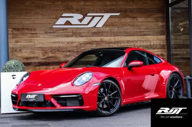 Porsche 911 (2021) thumbnail 1