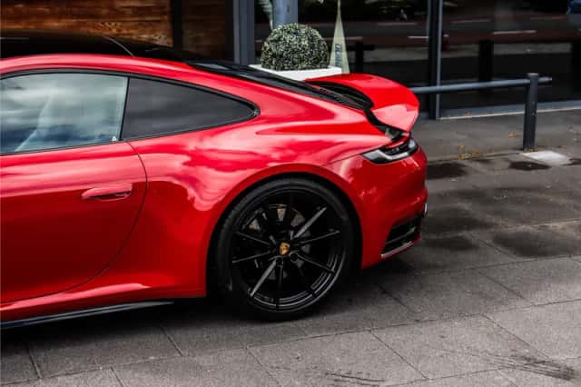 Porsche 911 (2021) thumbnail 5