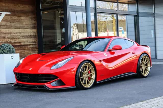 Ferrari F12berlinetta (2017) thumbnail 4