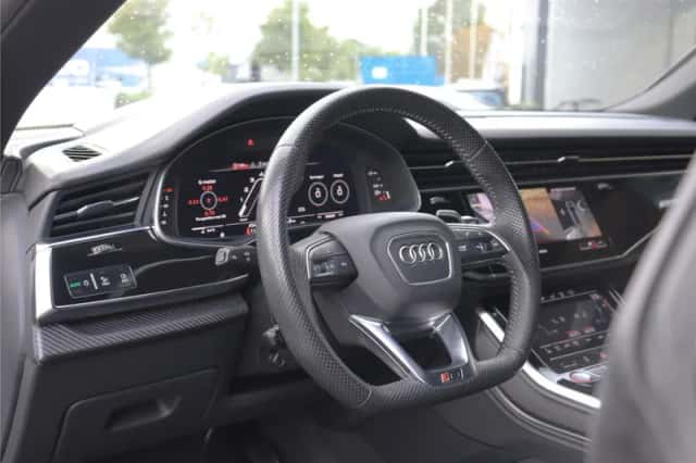 Audi RS Q8 (2020) thumbnail 2