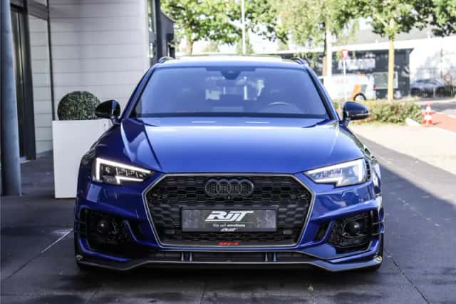 Audi RS 4 (2018) thumbnail 3