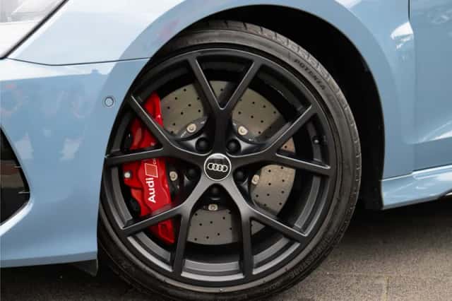 Audi R8 (2024) thumbnail 5