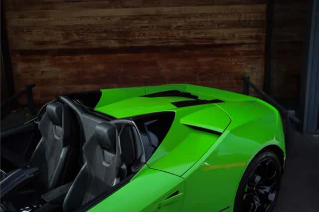 Lamborghini Huracán (2016) thumbnail 4