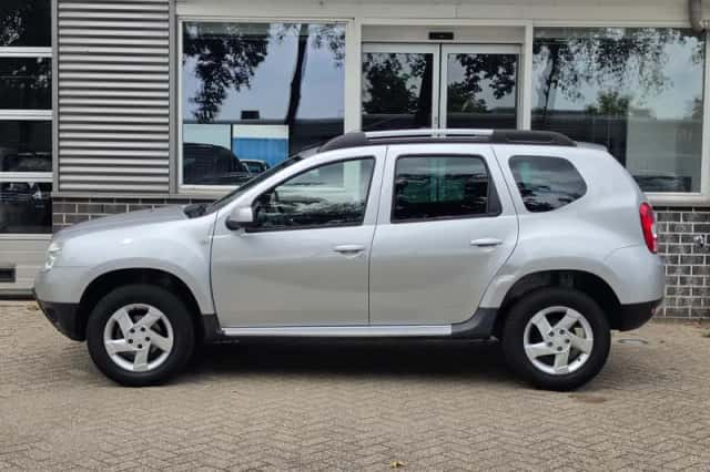 Dacia Duster (2011) thumbnail 3