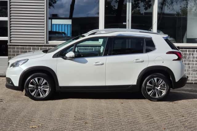 Peugeot 2008 (2018) thumbnail 2