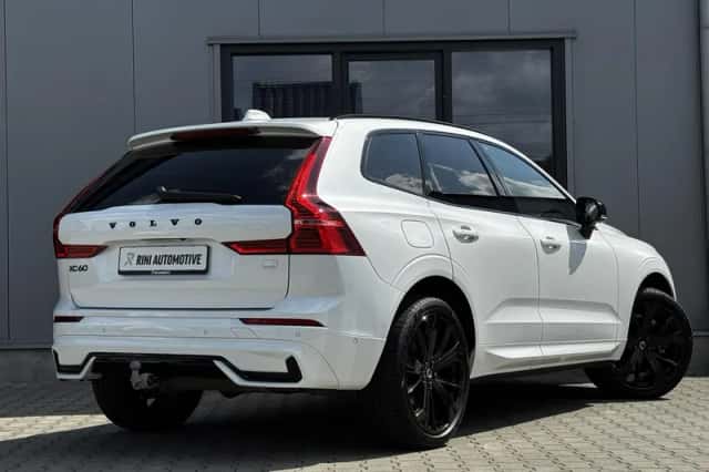 Volvo XC60 (2023) thumbnail 3