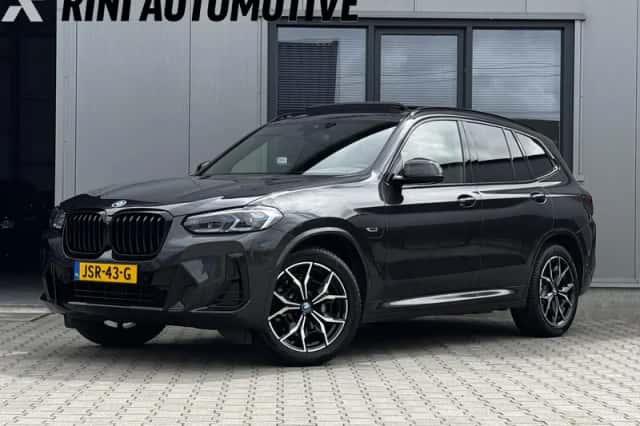 BMW X3 (2022) thumbnail 1