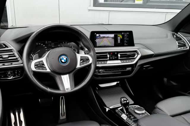 BMW X3 (2022) thumbnail 3