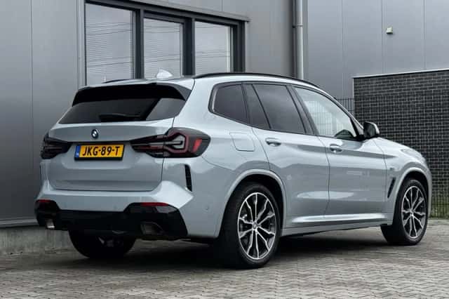 BMW X3 (2022) thumbnail 4