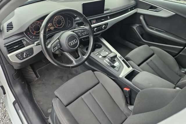 Audi A4 (2016) thumbnail 2