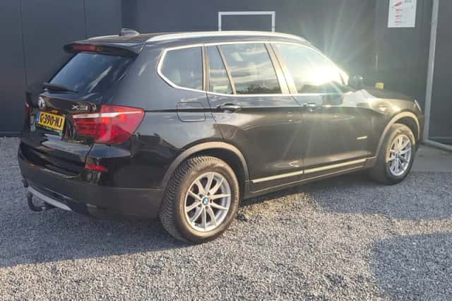 BMW X3 (2014) thumbnail 3