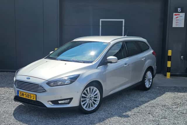 Ford Focus (2018) thumbnail 1
