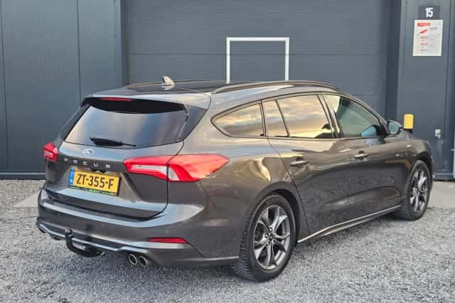 Ford Focus (2019) thumbnail 2