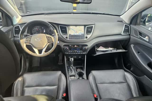 Hyundai Tucson (2015) thumbnail 2