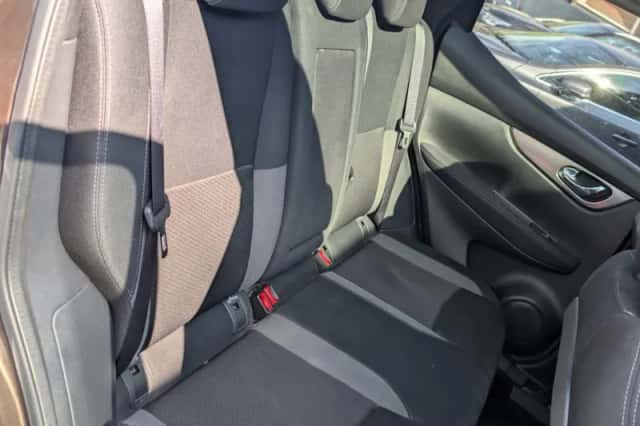 Nissan Qashqai (2018) thumbnail 4