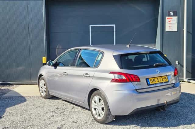 Peugeot 308 (2015) thumbnail 6