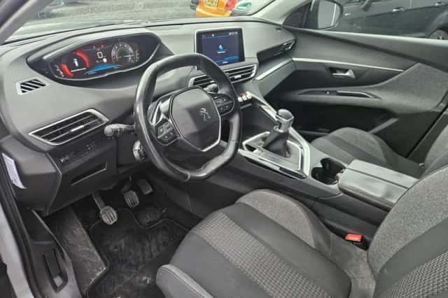 Peugeot 5008 (2018) thumbnail 6