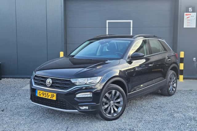 Volkswagen T-Roc (2019) thumbnail 1