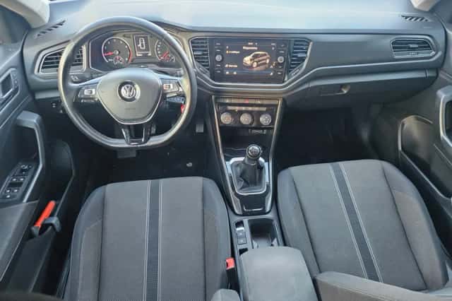 Volkswagen T-Roc (2019) thumbnail 2