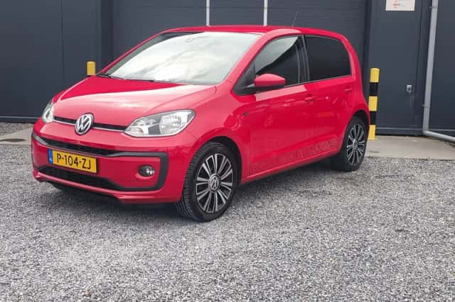Volkswagen Up! (2018) thumbnail 1