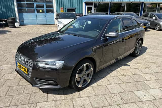 Audi A4 (2013) thumbnail 1