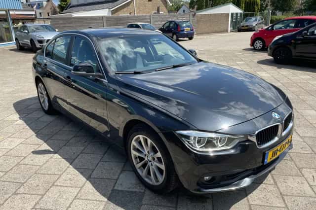 BMW 3-Serie (2016) thumbnail 4